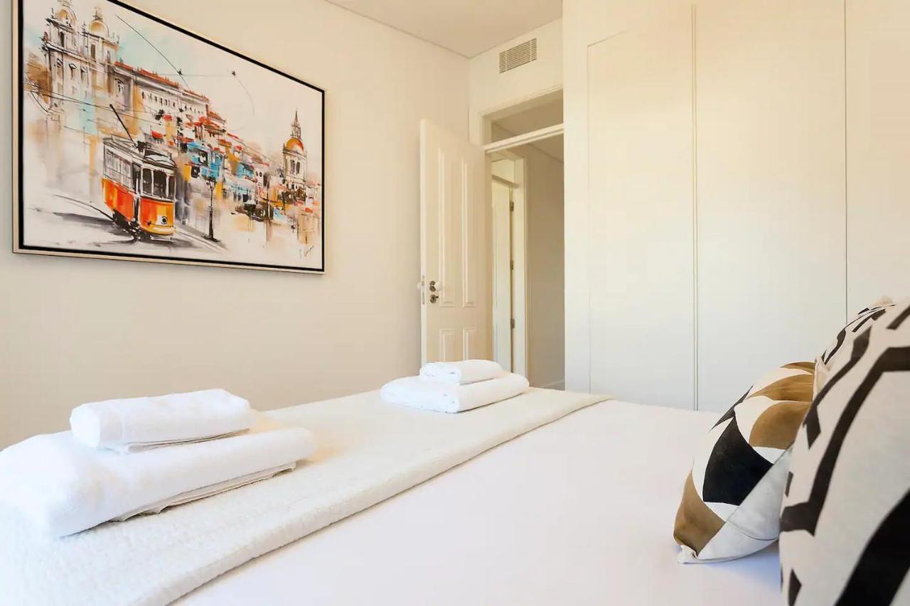 Flh Mouraria Art Apartment With Pool Lisbon Exterior photo
