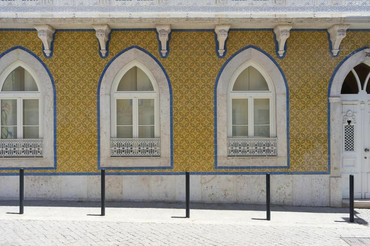 Flh Mouraria Art Apartment With Pool Lisbon Exterior photo